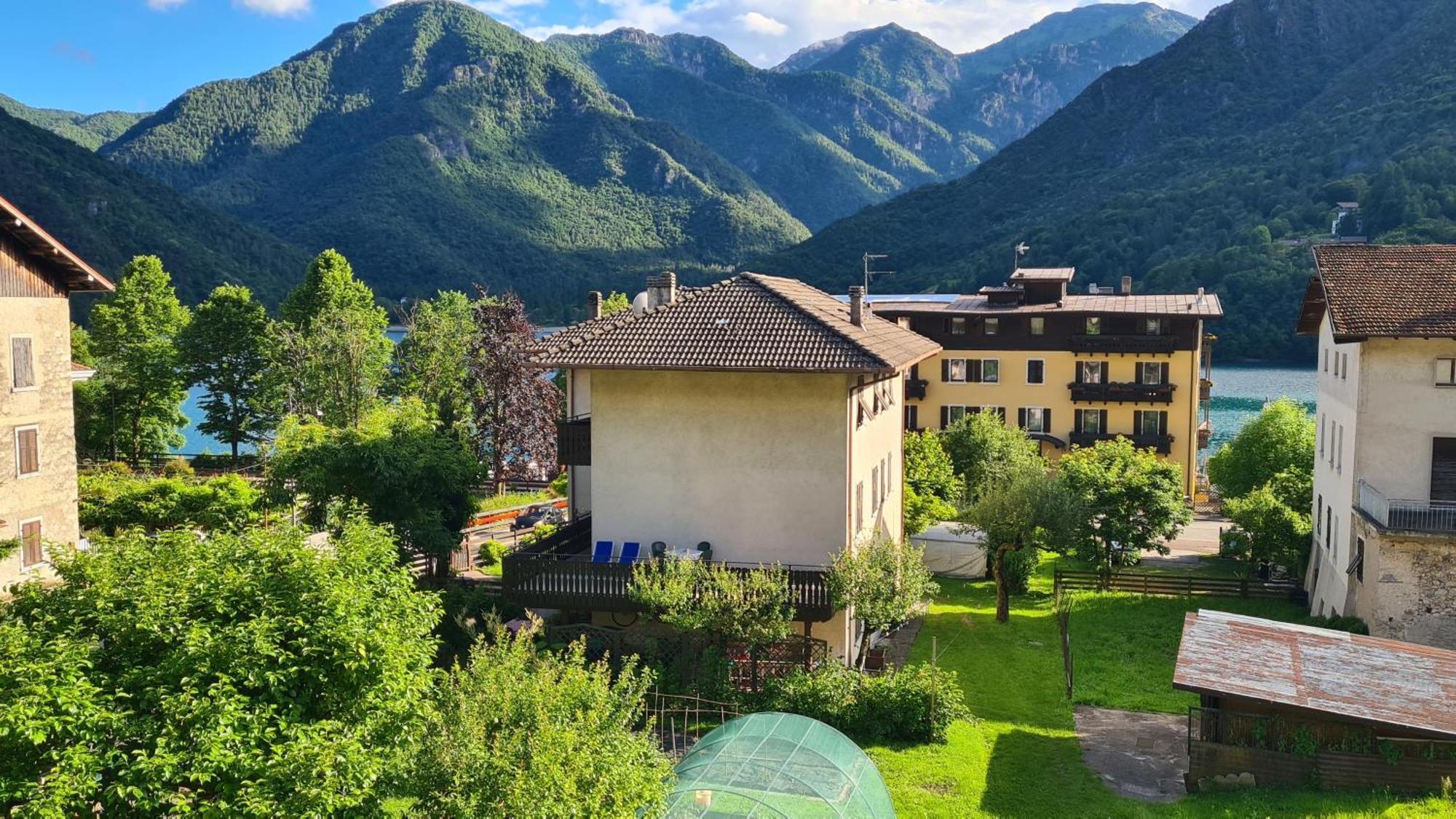Appartamento Bioledro Casa Lena Mezzolago Esterno foto