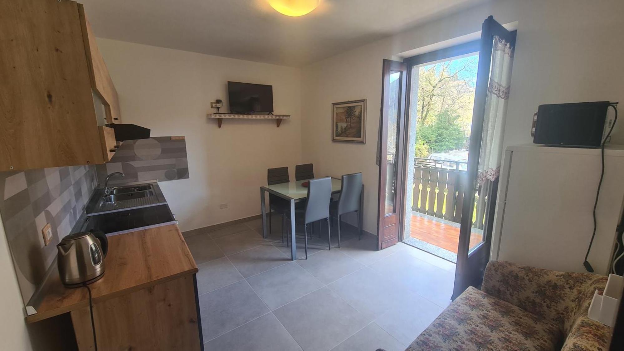Appartamento Bioledro Casa Lena Mezzolago Esterno foto